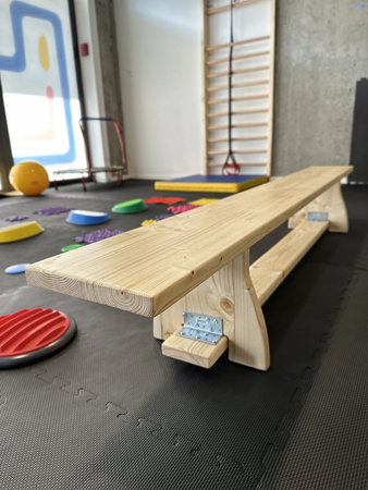 Ławka gimnastyczna drewniana UNDERFIT 3 m 