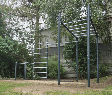 Drabinka gimnastyczna ogrodowa z drążkiem i poręczami OCYNK Street workout UNDERFIT UF9888