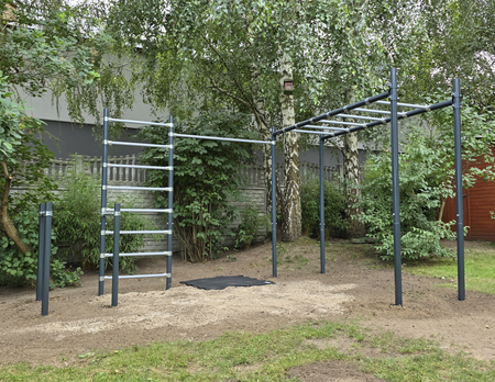 Drabinka gimnastyczna ogrodowa z drążkiem i poręczami OCYNK Street workout UNDERFIT UF9890